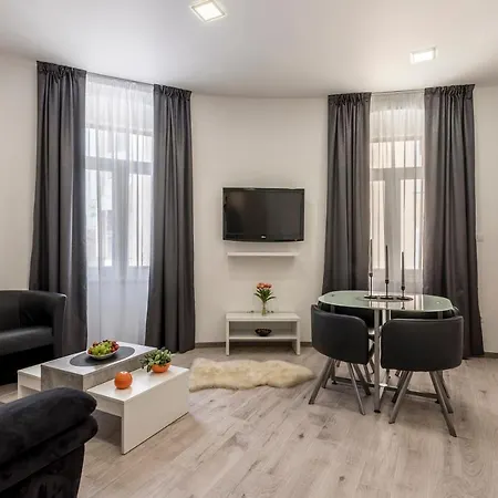 Апартаменти & Unicus I, Ii, Iii In Center Спліт